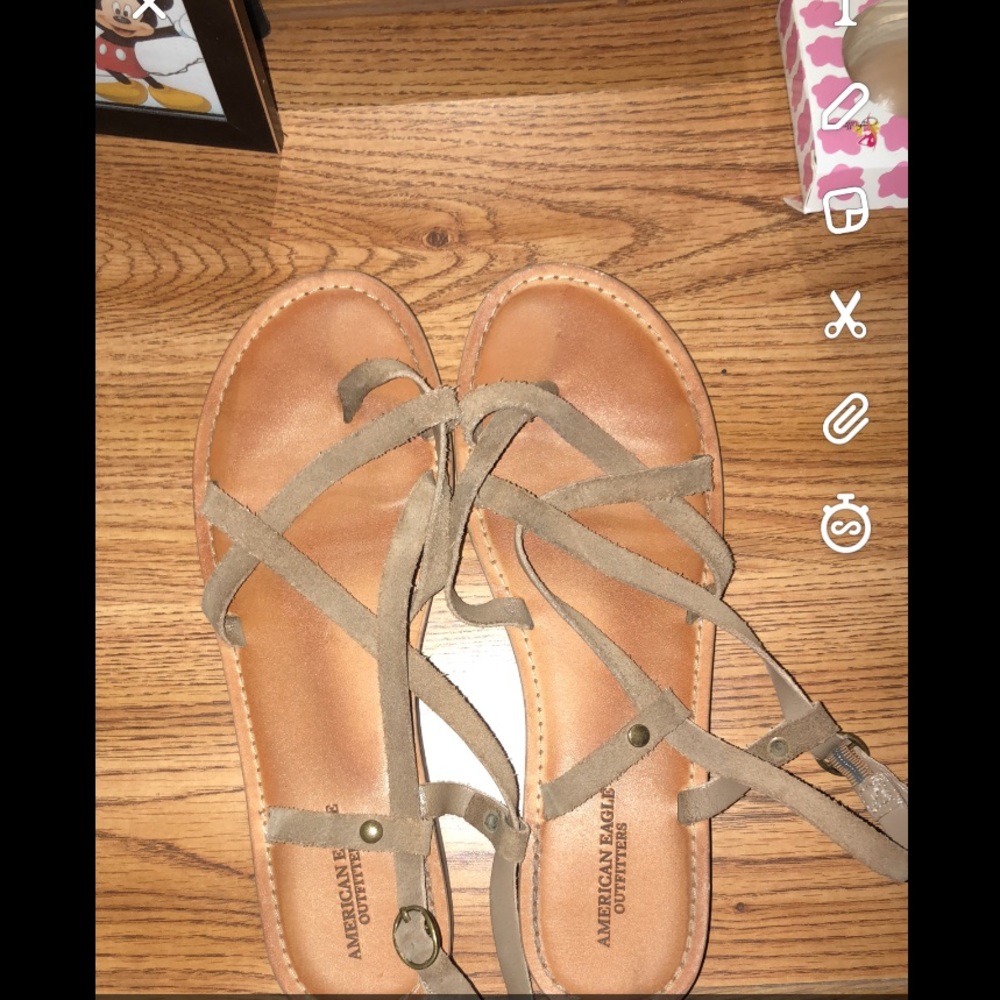 American Eagle size 10 sandals
